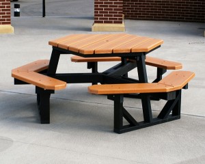 plastic picnic tables