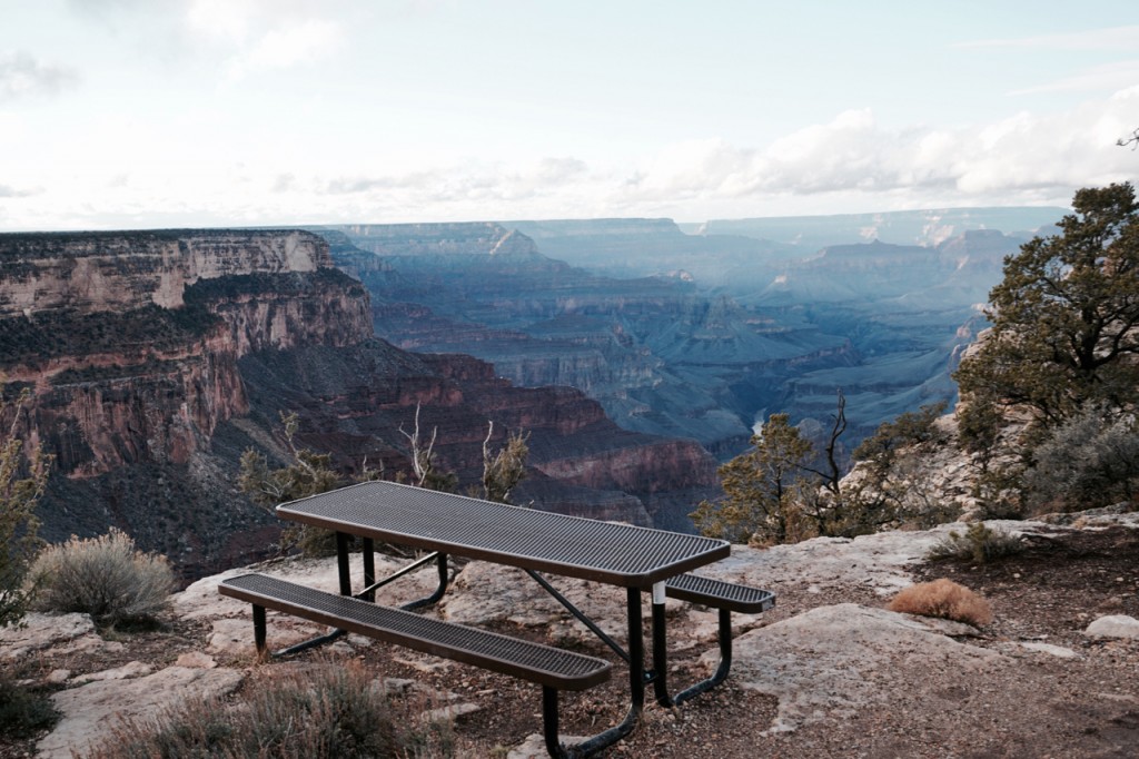 metal picnic table at the grand canyon