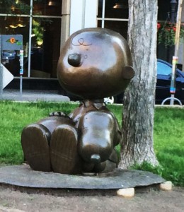 charlie brown statue