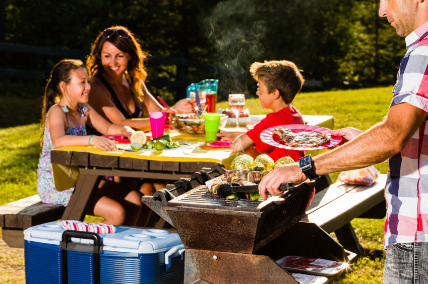 Park Picnic Tables and the Etiquette People Should Follow Starting this National Picnic Week