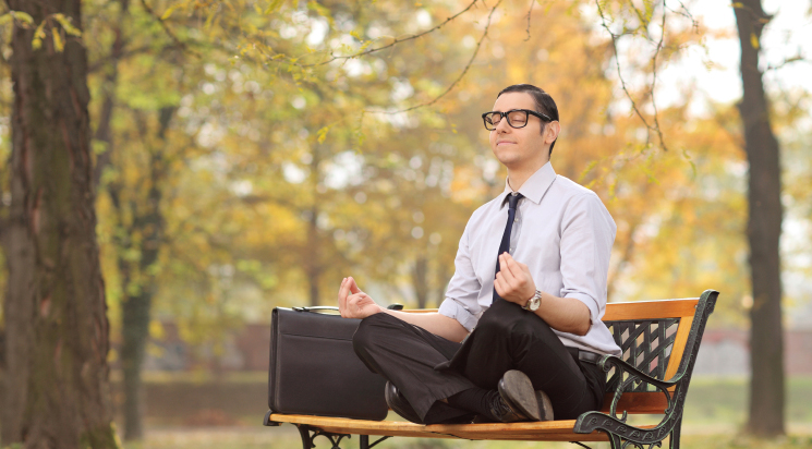 Research Shows Sitting on Outdoor Park Benches can Increase Productivity