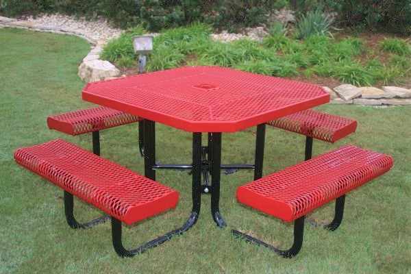 Metal Picnic Tables are Perfect for Outdoor Settings and Here are Five Reasons Why