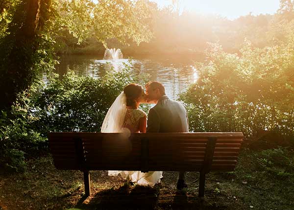 Man Buys Disney Theme Park Bench To Celebrate Proposal To His Wife